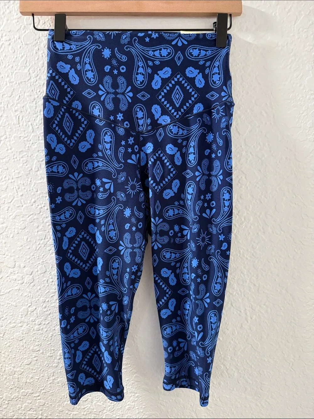 NWT OFFLINE by Aerie Navy & Blue Paisley Real Me Crop Leggings Size Medium